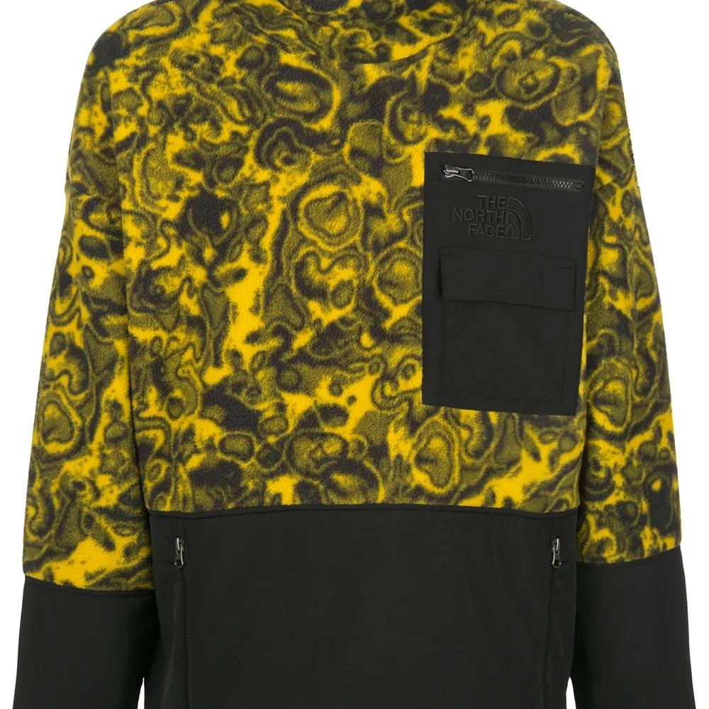 Флисовая куртка с воротником-воронкой Флисовая куртка с воротником-воронкой