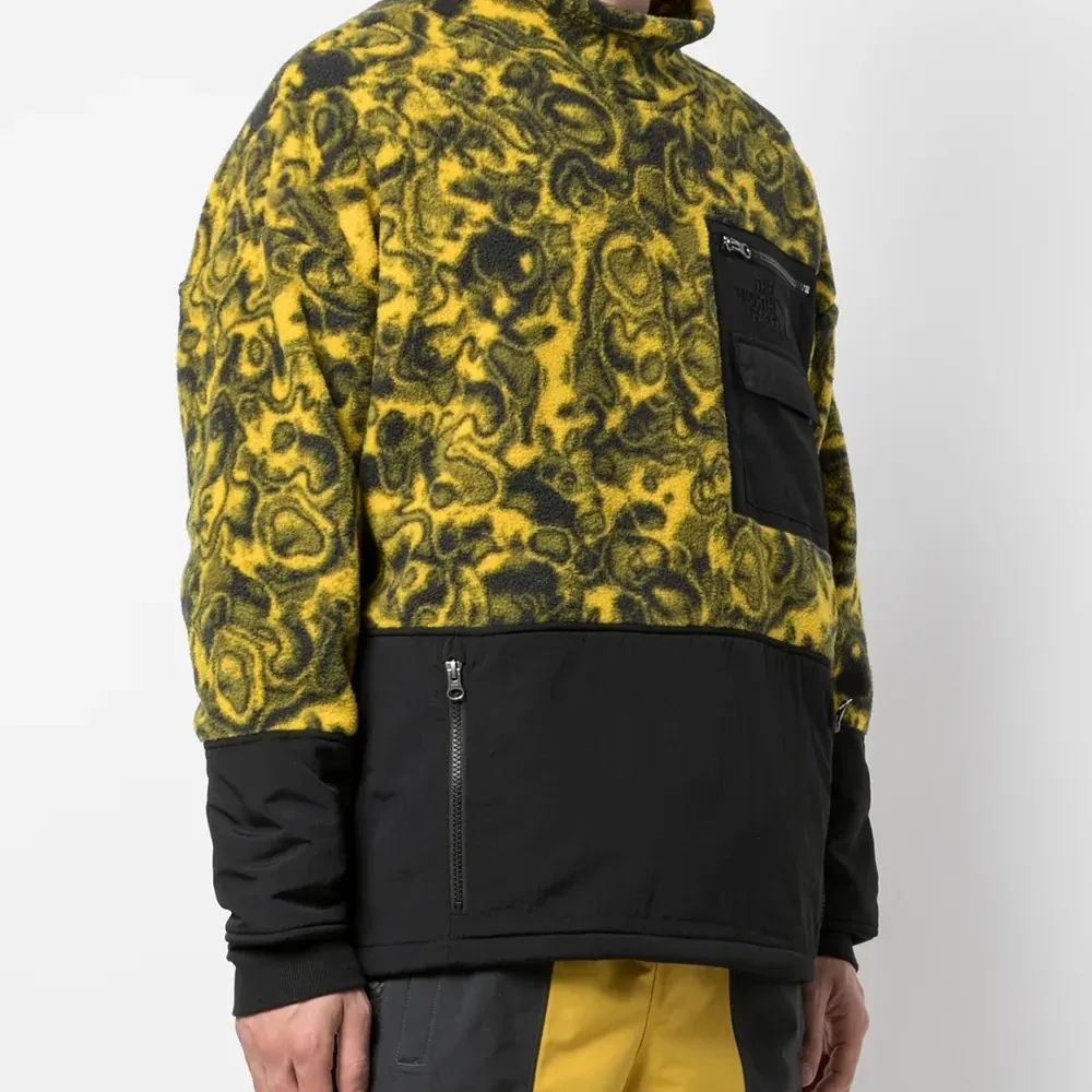 Флисовая куртка с воротником-воронкой