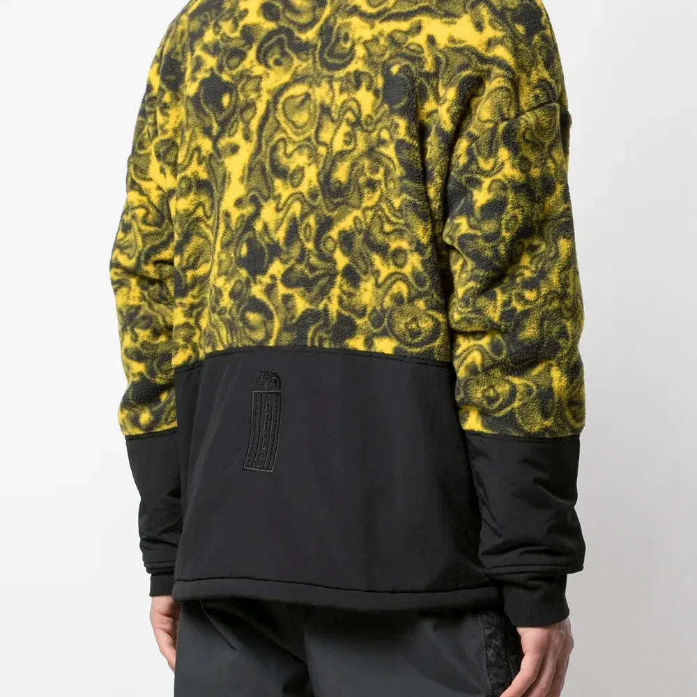 Флисовая куртка с воротником-воронкой