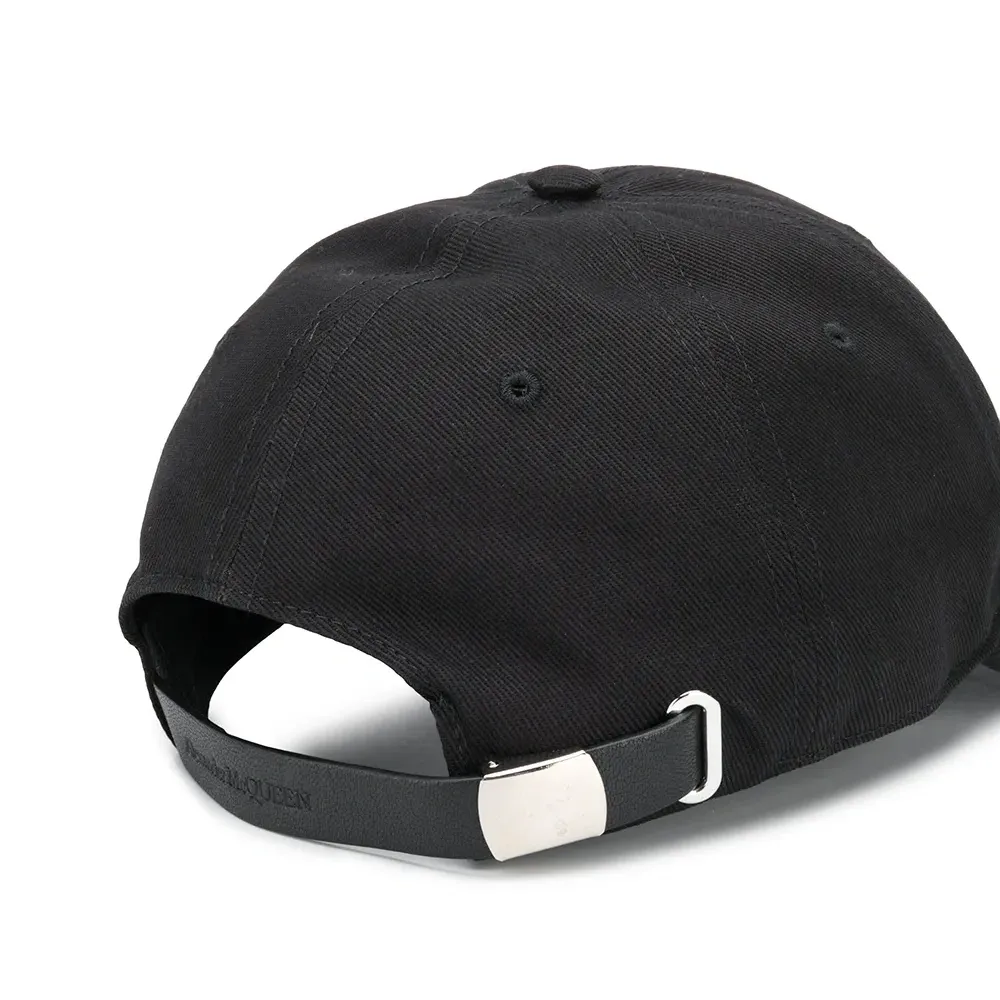 Бейсболка с логотипом