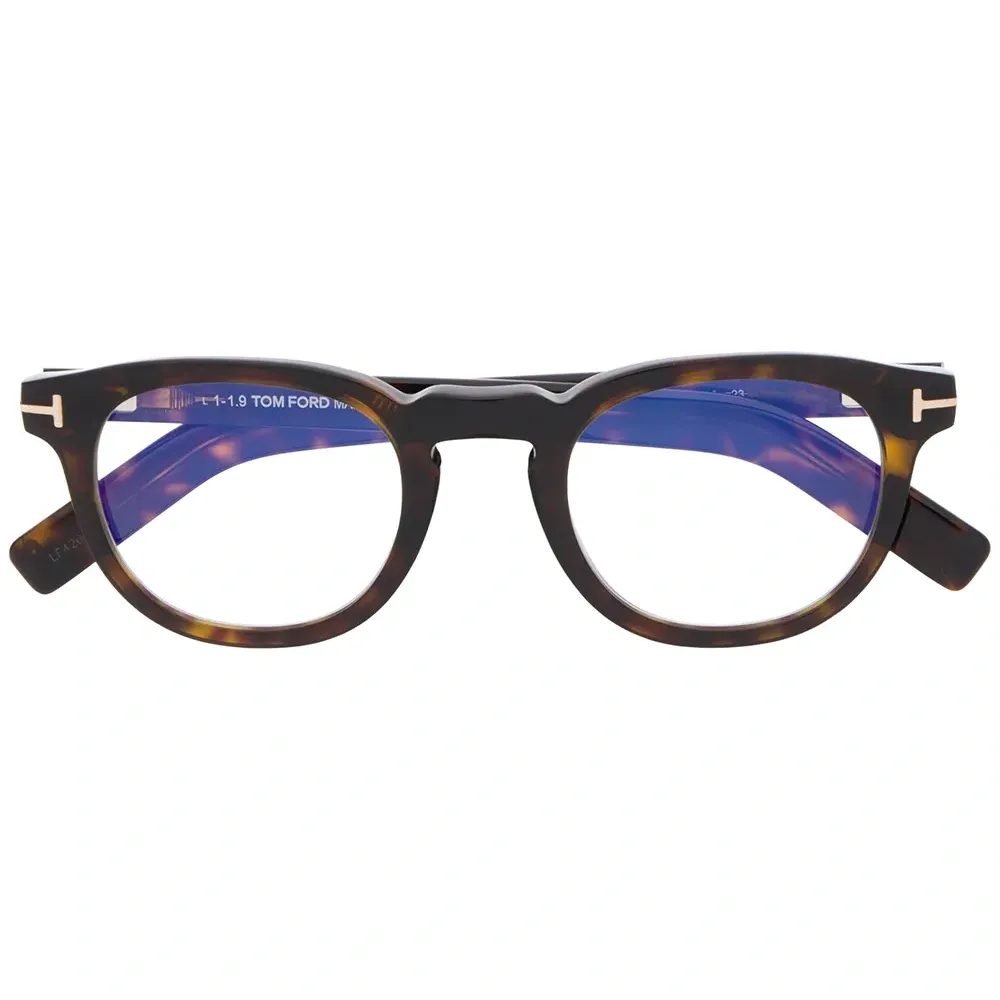 Очки в круглой оправе