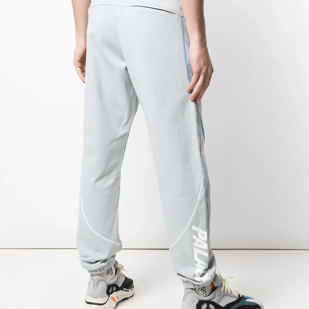 Спортивные брюки