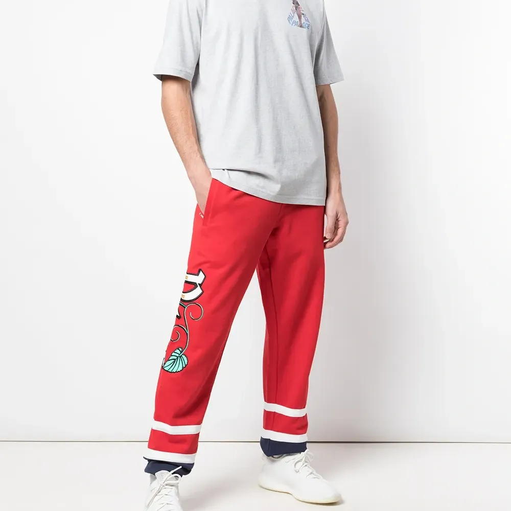 Футболка с графичным принтом