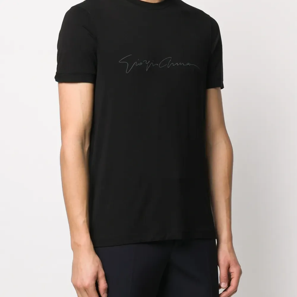 Футболка с логотипом