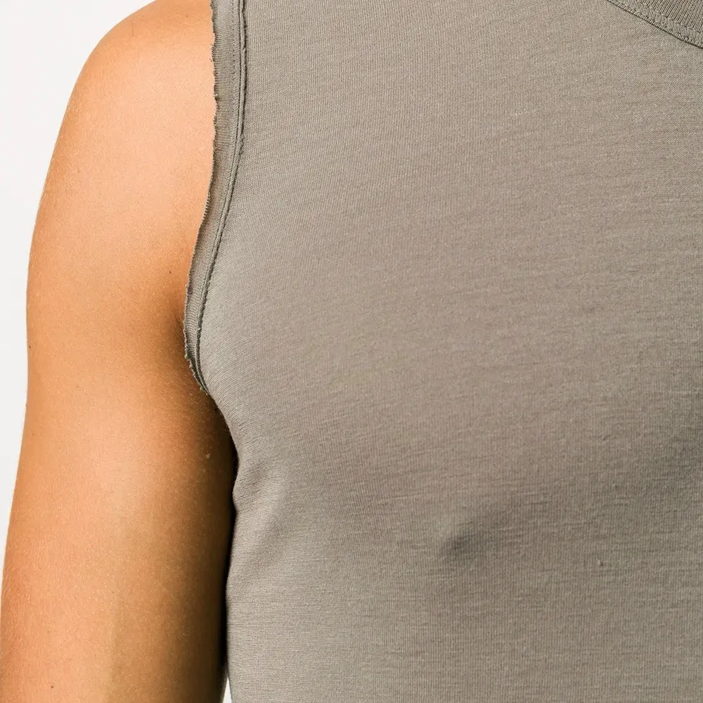 Топ без рукавов с круглым вырезом и логотипом