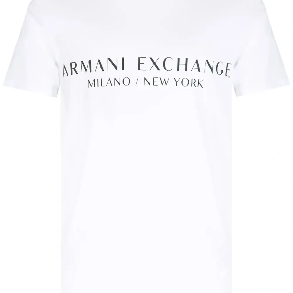 Футболка с логотипом