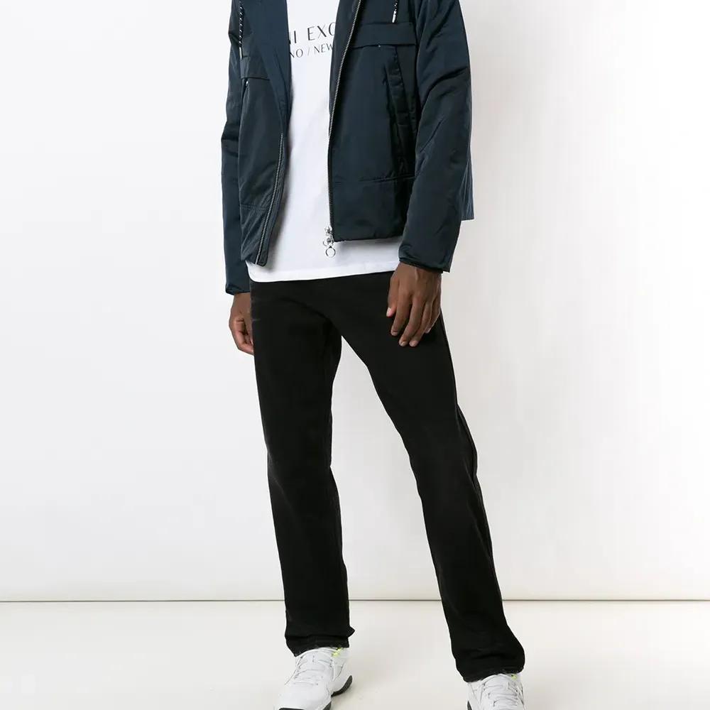 Футболка с логотипом