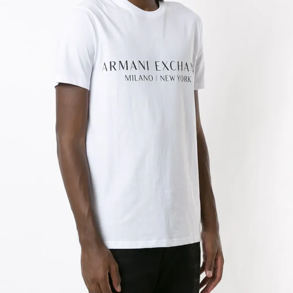 Футболка с логотипом