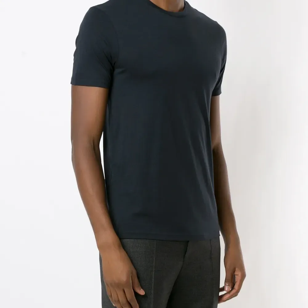 Футболка с круглым вырезом