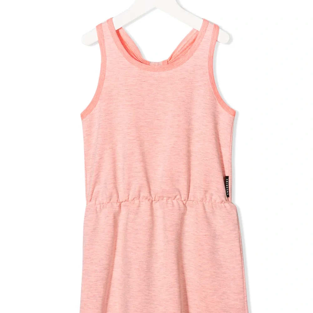 платье без рукавов