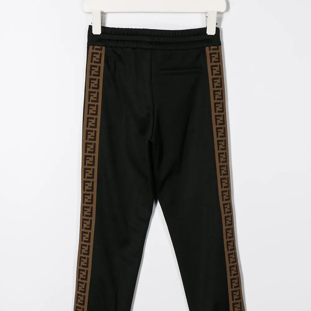 Брюки с логотипами FF на лампасах