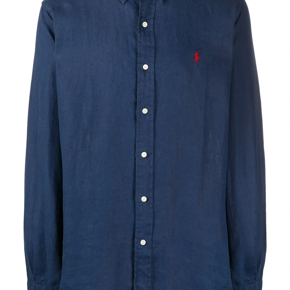 Рубашка из ткани шамбре