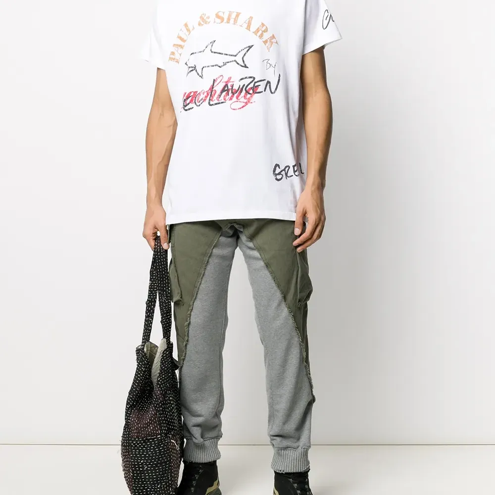 Футболка с круглым вырезом и логотипом