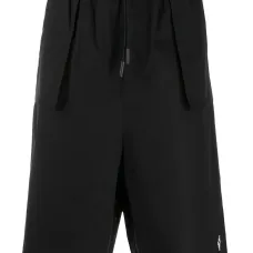 шорты-бермуды с накладными карманами