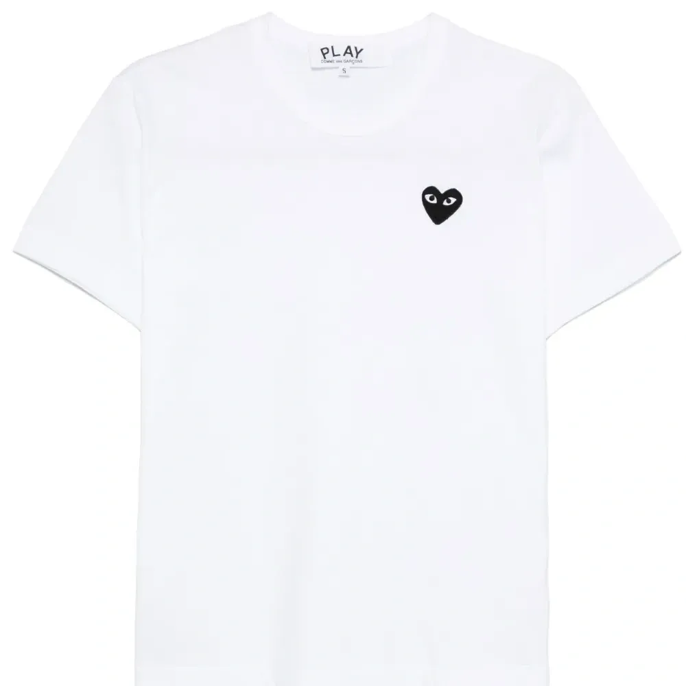 Футболка с нашивкой Футболка с нашивкой