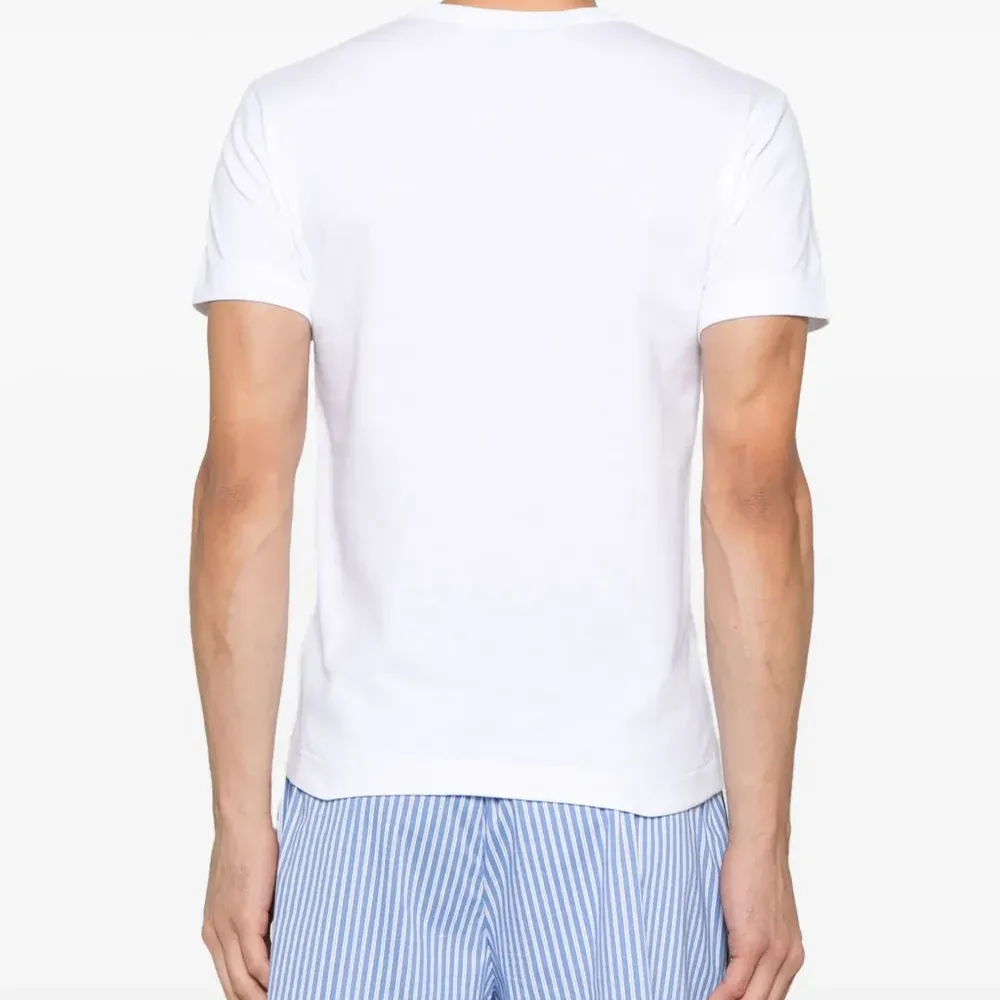 Футболка с нашивкой Футболка с нашивкой