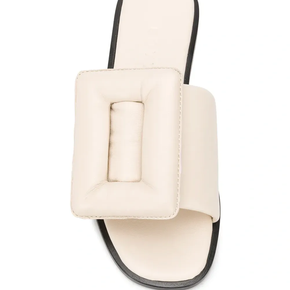 Сандалии с дутым верхом