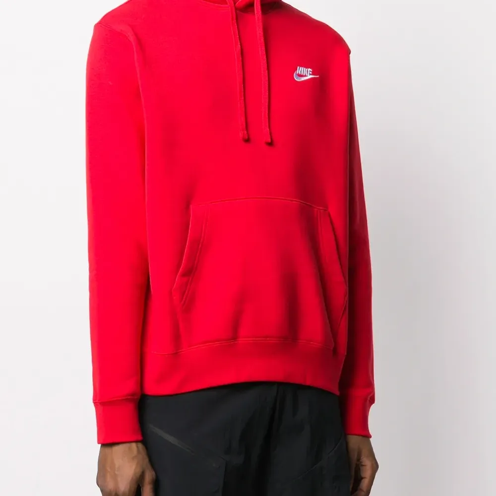 Худи с вышитым логотипом Худи с вышитым логотипом