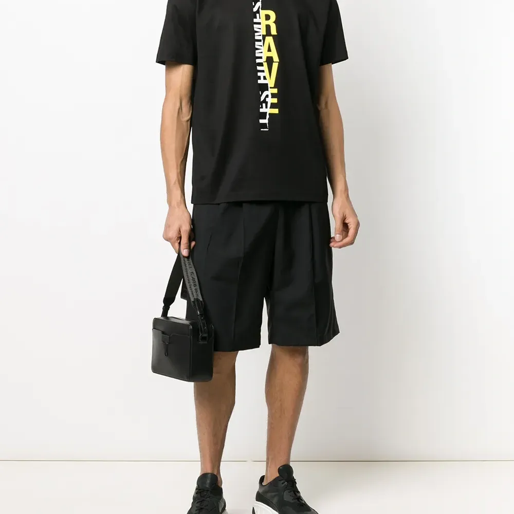 Футболка с логотипом