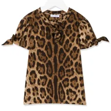 Футболка с завязками на рукавах и леопардовым принтом