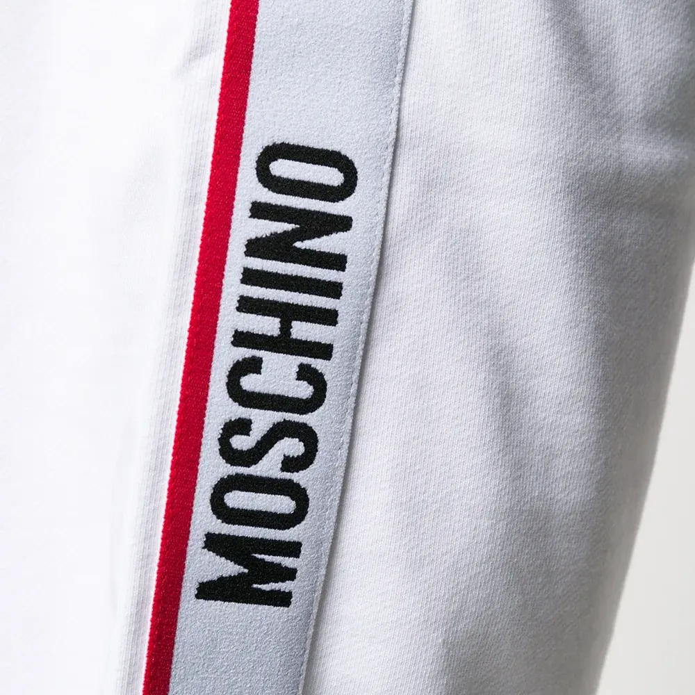 Спортивные шорты с логотипом