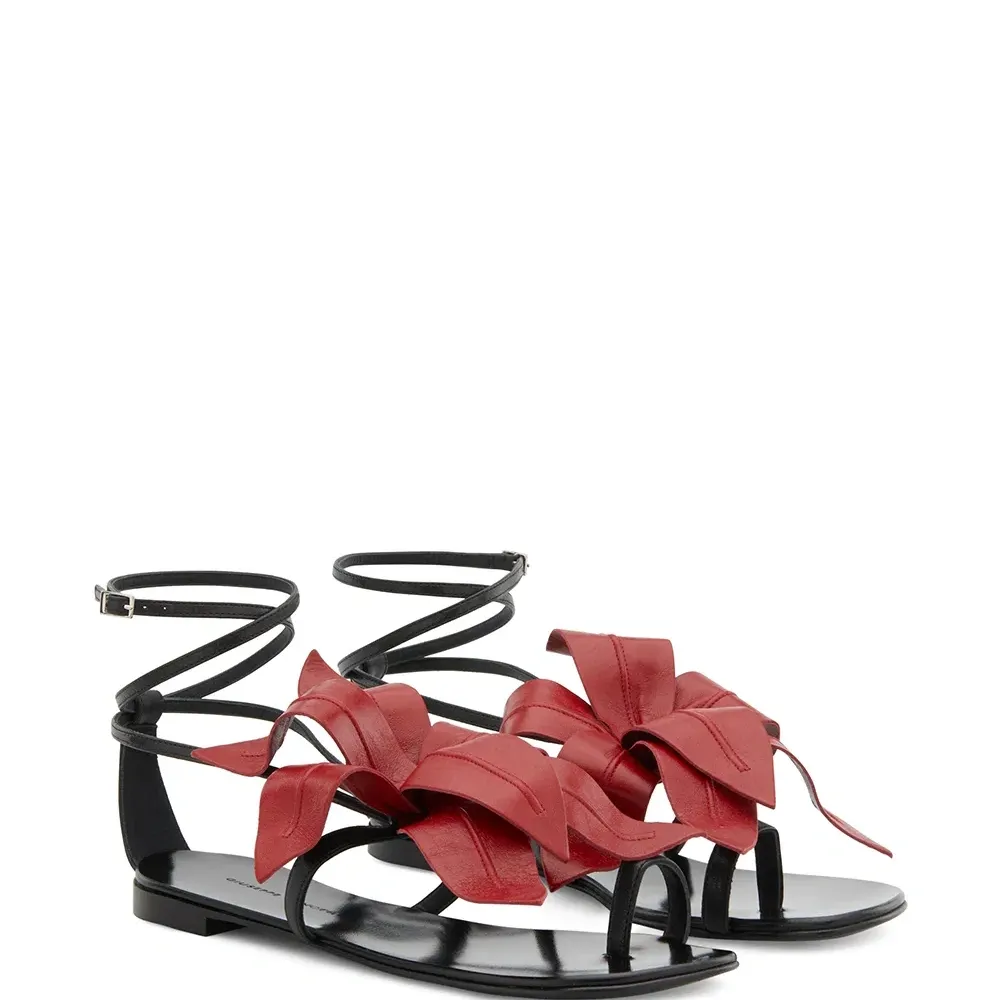 сандалии с цветочной аппликацией