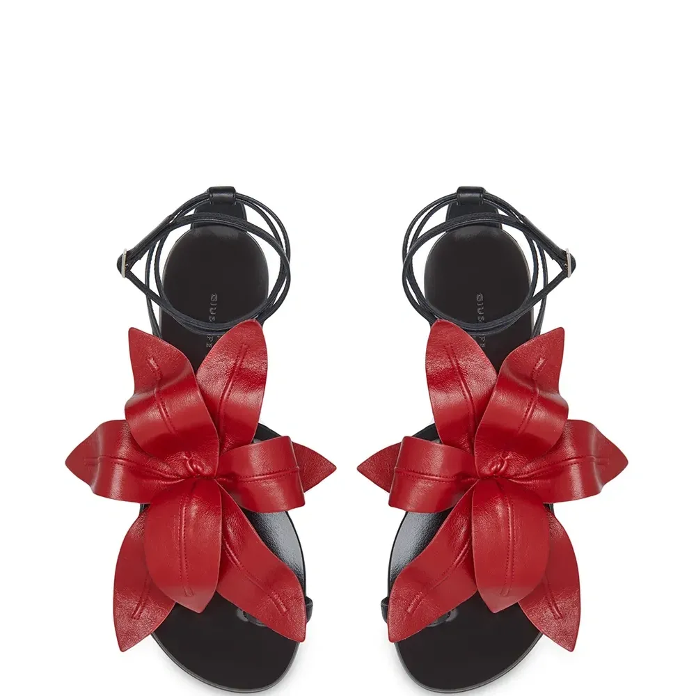 сандалии с цветочной аппликацией