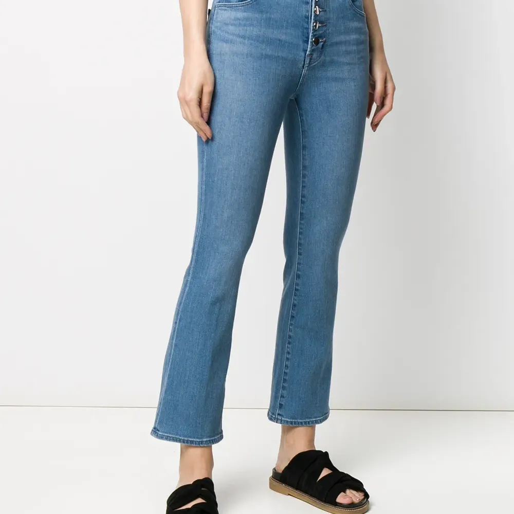 Укороченные джинсы