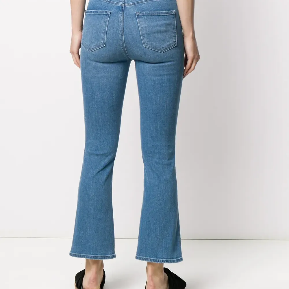 Укороченные джинсы