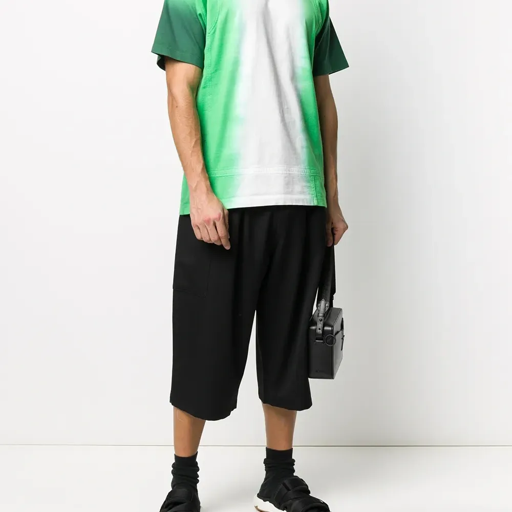 футболка с короткими рукавами и эффектом градиента