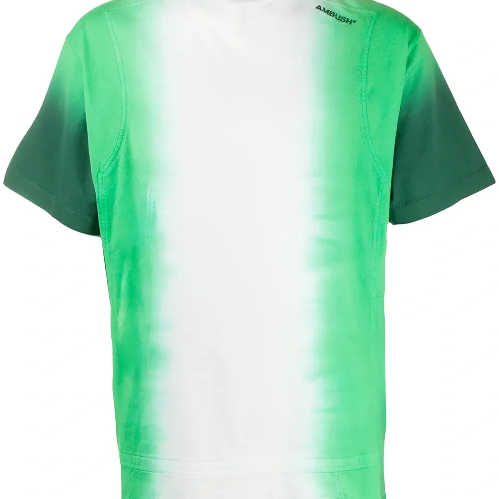 футболка с короткими рукавами и эффектом градиента