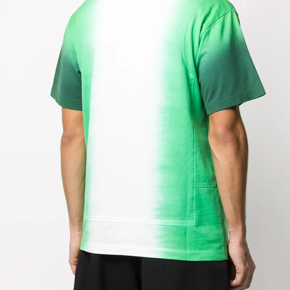 футболка с короткими рукавами и эффектом градиента