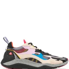 кроссовки с контрастными вставками