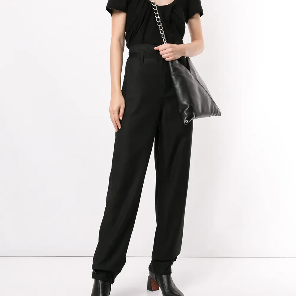 многослойная футболка с U-образным вырезом