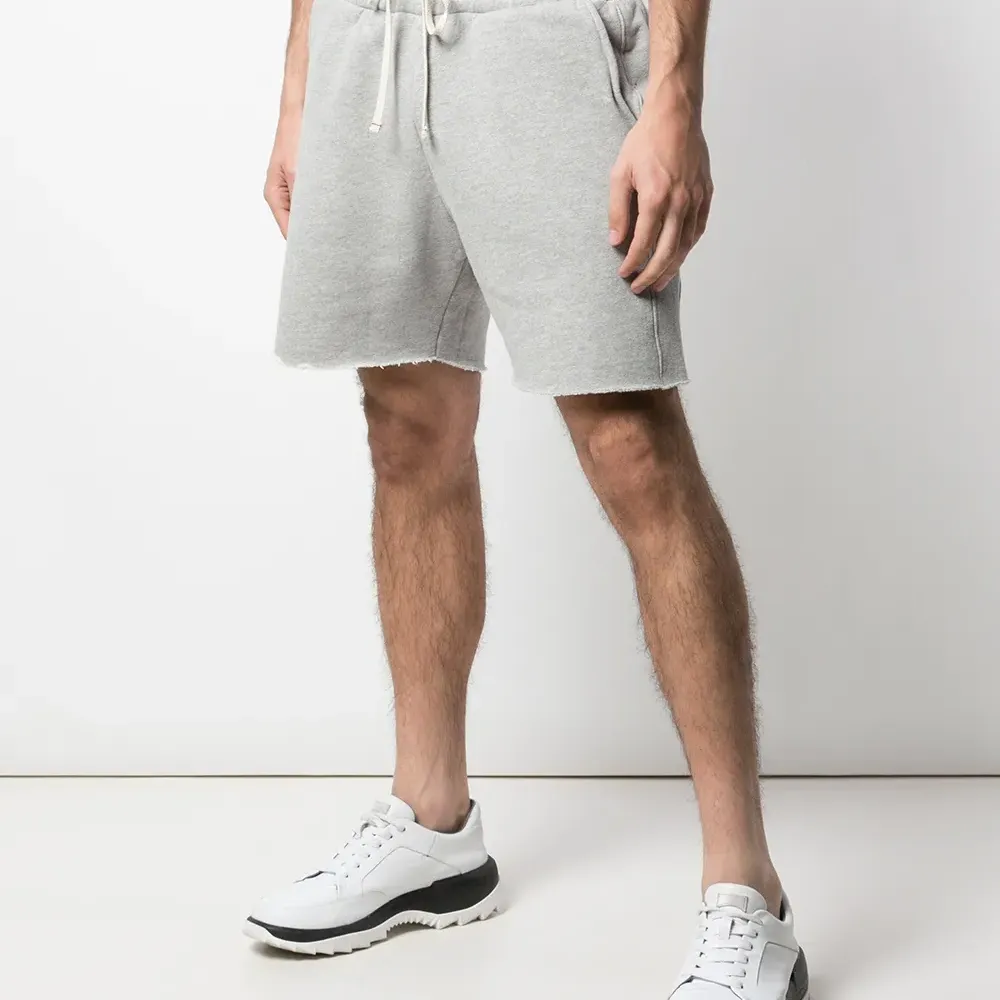 Спортивные шорты прямого кроя