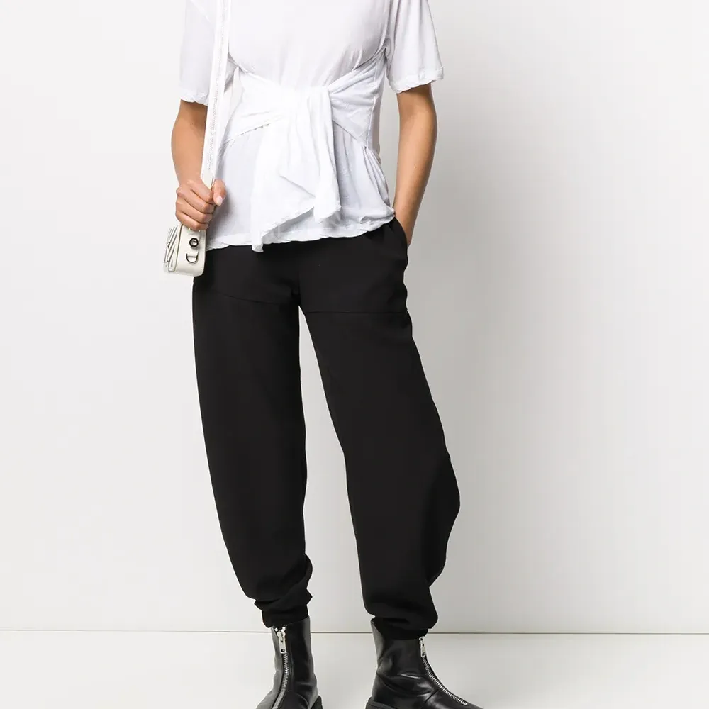 Футболка с завязками на талии