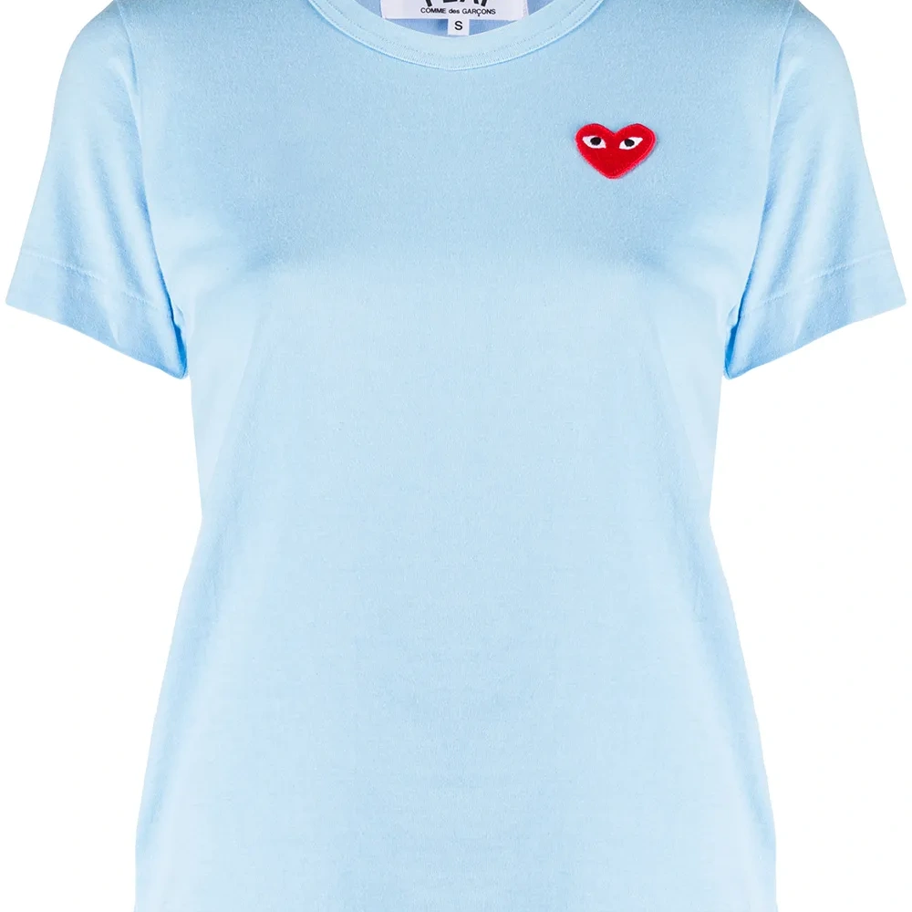 Футболка с вышитым логотипом