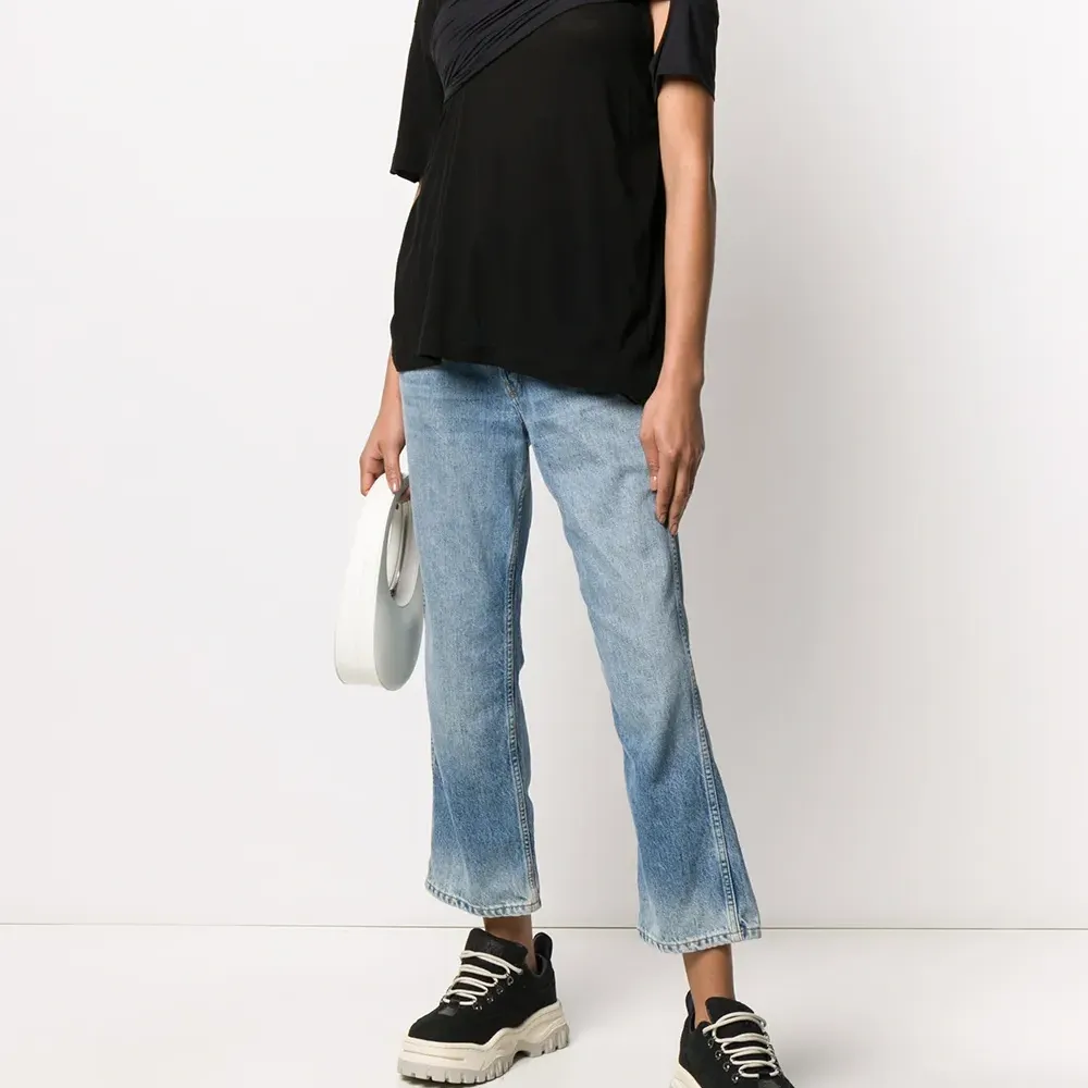 Футболка асимметричного кроя