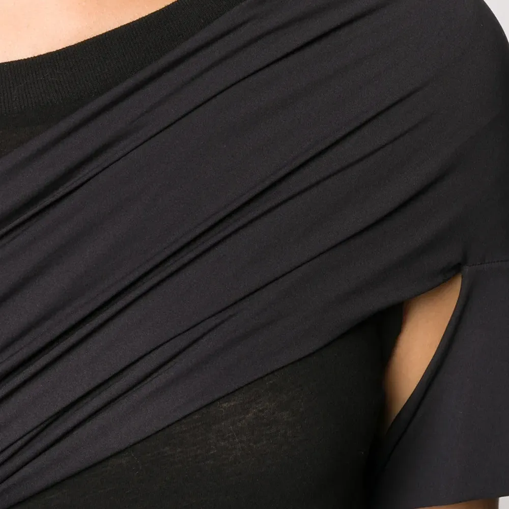 Футболка асимметричного кроя