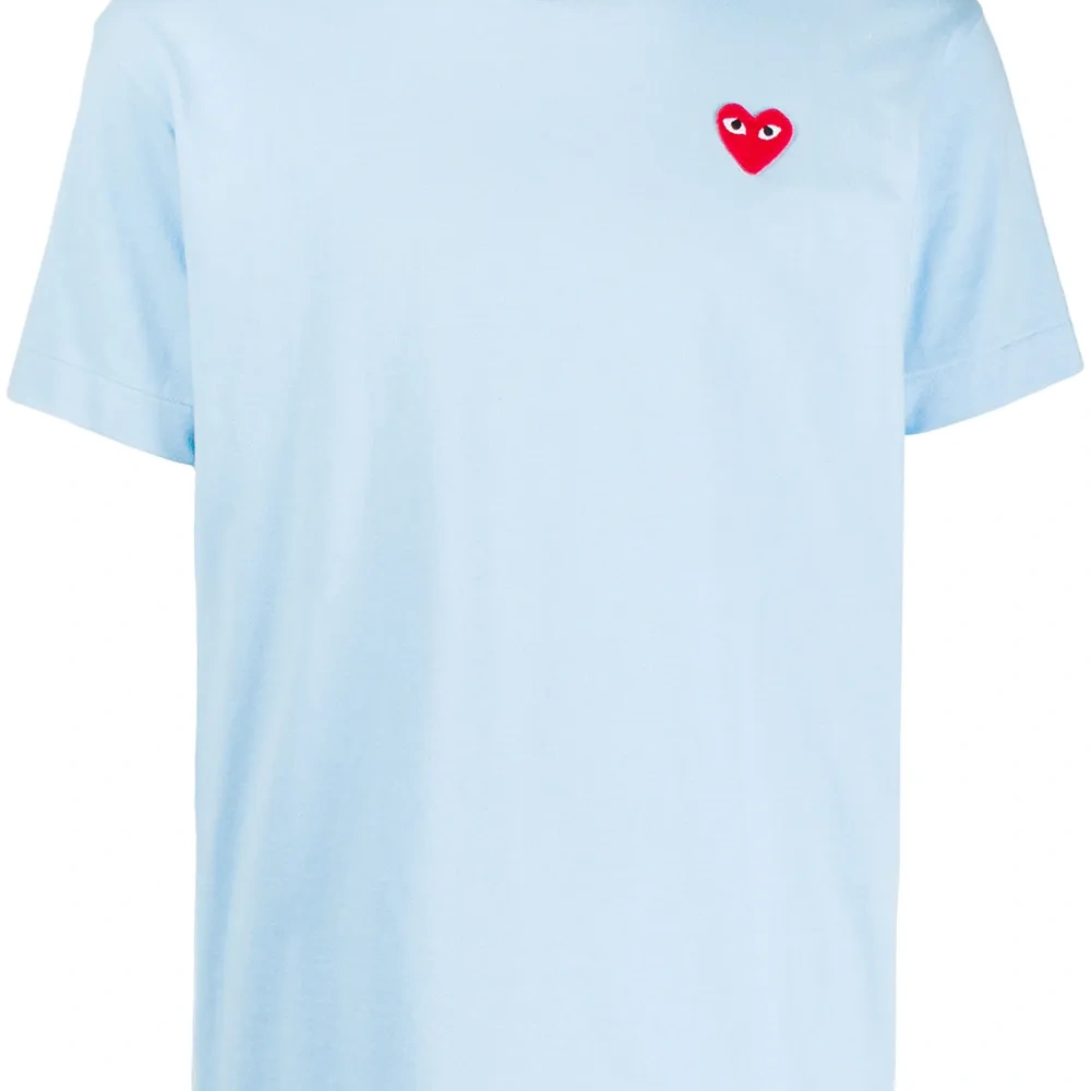 Футболка с вышитым логотипом