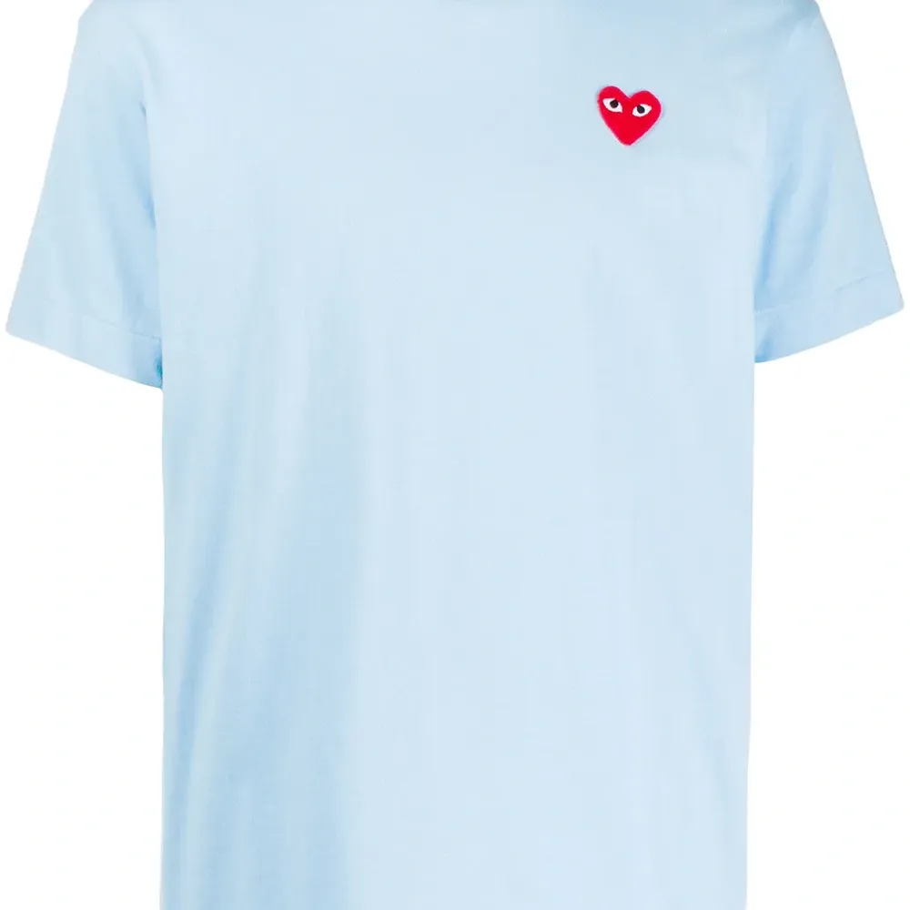 Футболка с вышитым логотипом