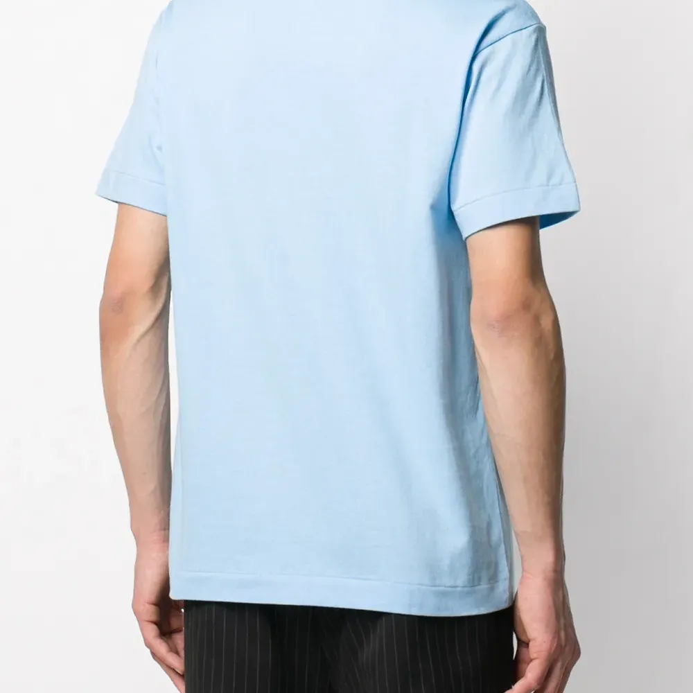 Футболка с вышитым логотипом