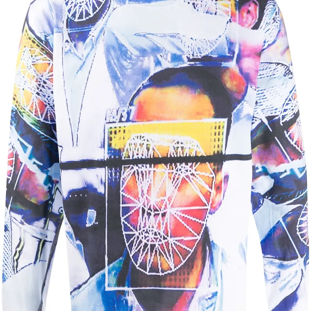 Футболка с длинными рукавами и принтом