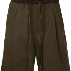 Спортивные шорты