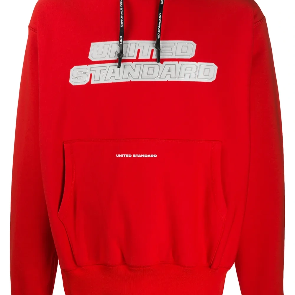 Худи с кулиской и логотипом