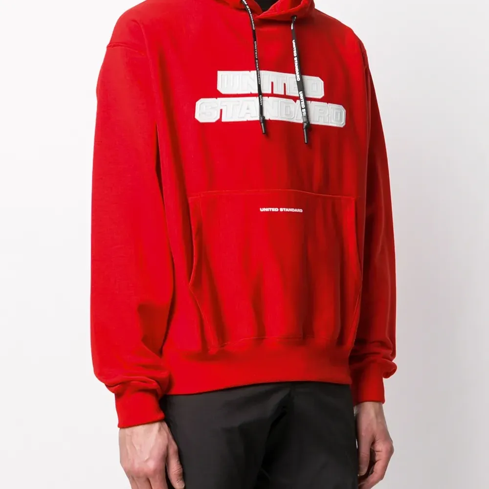 Худи с кулиской и логотипом