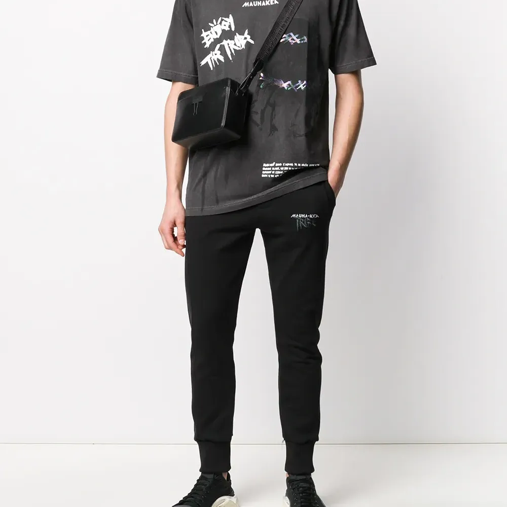 Футболка с графичным принтом