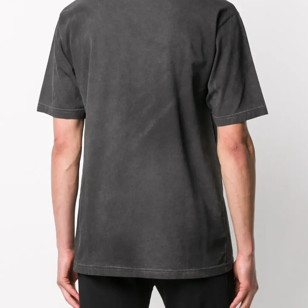 Футболка с графичным принтом