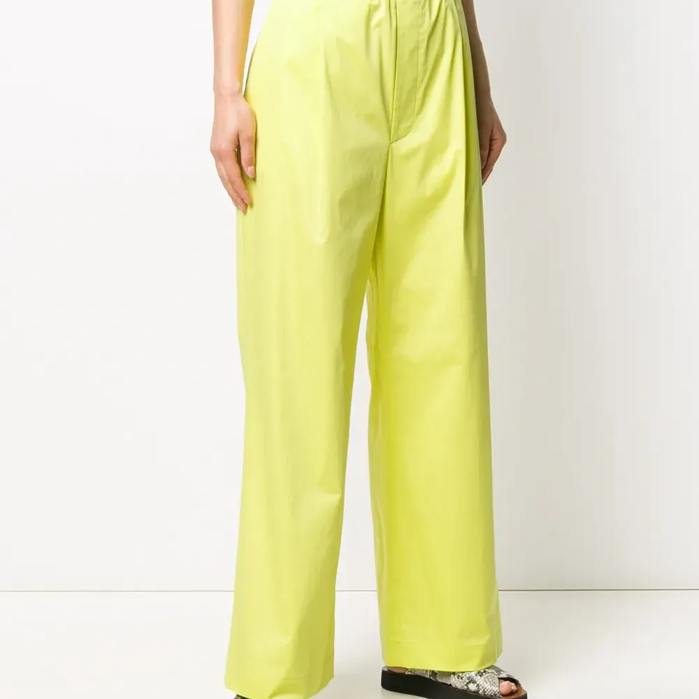 брюки широкого кроя с эластичным поясом брюки широкого кроя с эластичным поясом