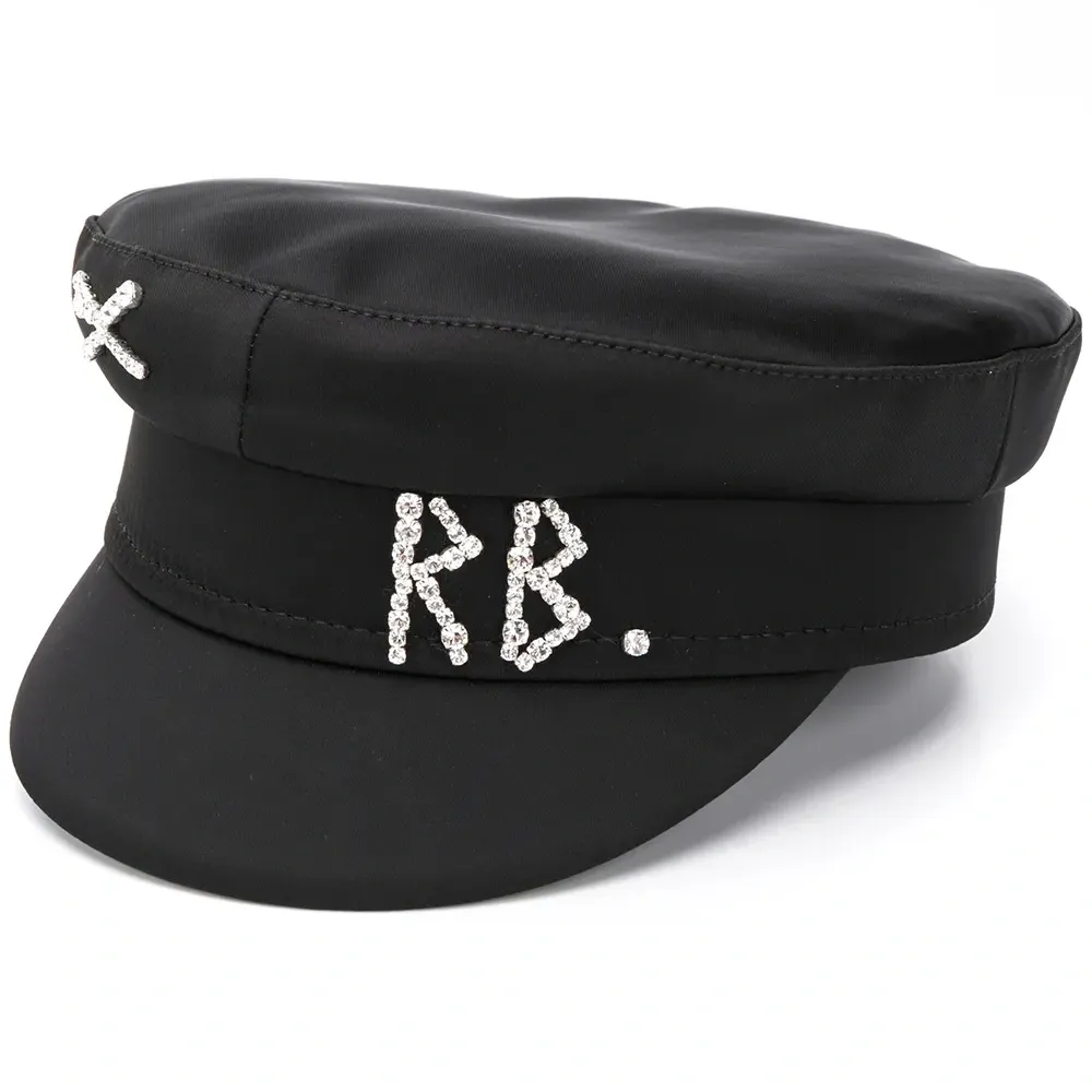 Фуражка с декорированным логотипом